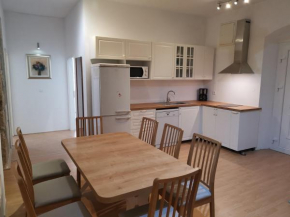 Spacious 140m2 Downtown 3 Bedroom Apartment
